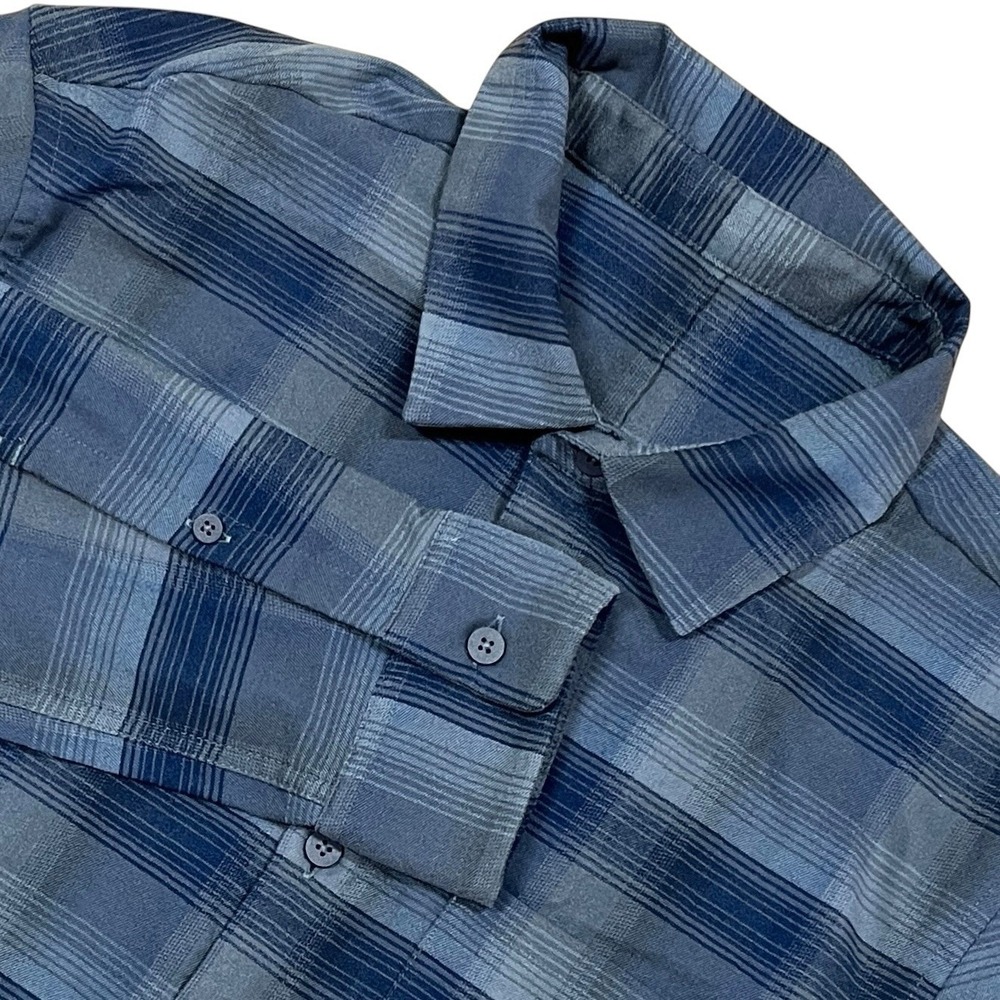 Lululemon Masons Peak Flannel Mens M Blue Lightweight‎ Performance Button Up